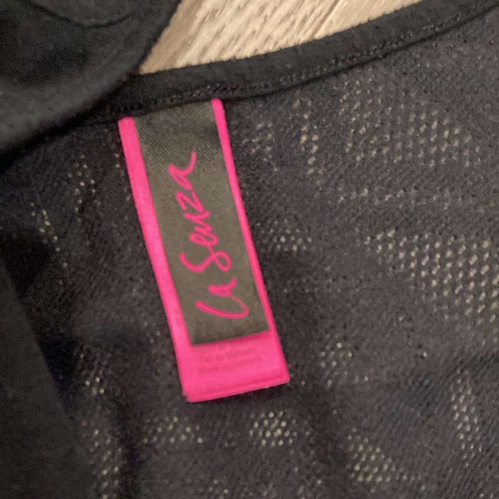 2 cropped camisoles La Senza and Ardene - Picture 7 of 9